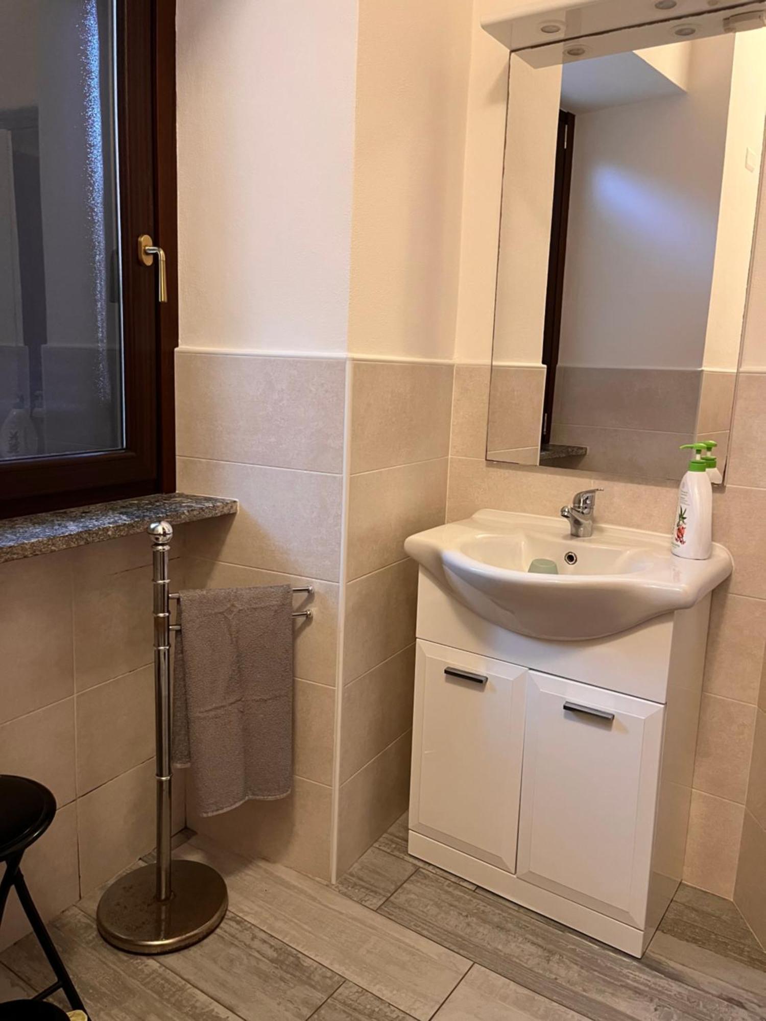 Il Cortile Como Single & Double Room In Apartment No Hotel Buitenkant foto