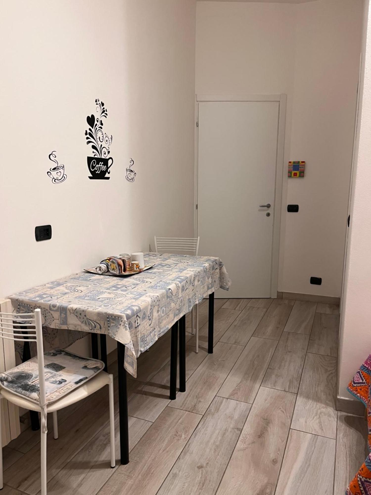 Il Cortile Como Single & Double Room In Apartment No Hotel Buitenkant foto