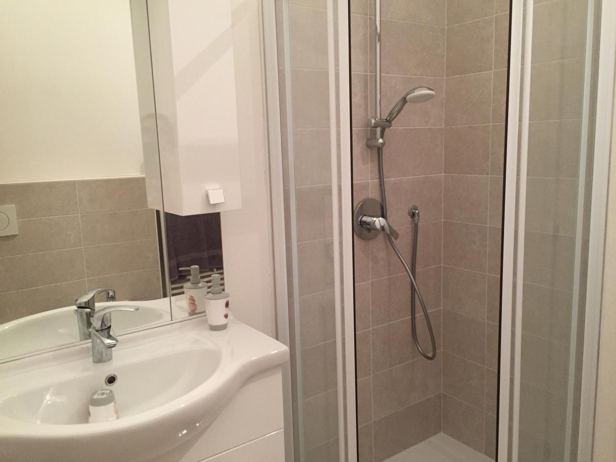 Il Cortile Como Single & Double Room In Apartment No Hotel Buitenkant foto